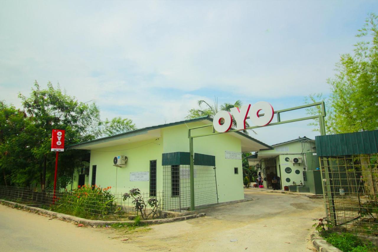 Oyo 1596 Taman Homestay Syariah Dumai Extérieur photo