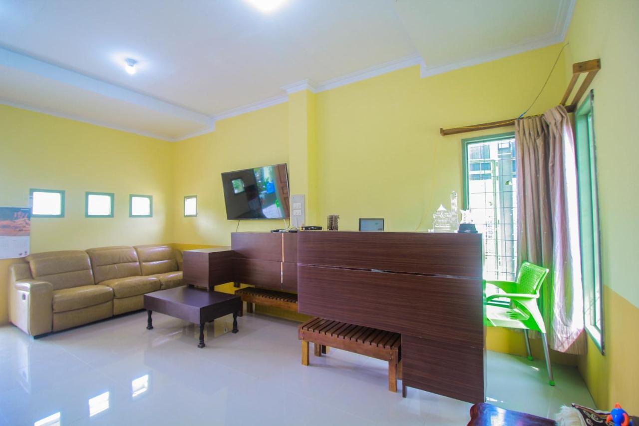 Oyo 1596 Taman Homestay Syariah Dumai Extérieur photo